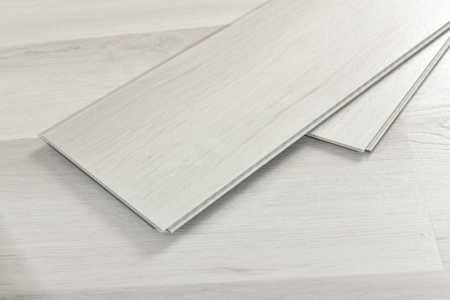 "Madera" SPC Natural Vinyl №1378 Дуб Северный 1220*184*4мм+1,5мм 2,2448 м.кв/10шт - вид сзади